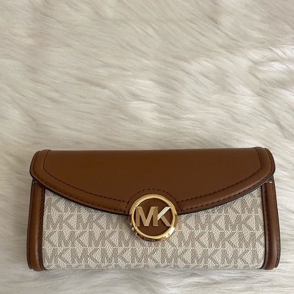 Michael Kors purse and wallet set - Picture 7 of 8